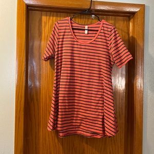 LuLaRoe Perfect Tee, Size L